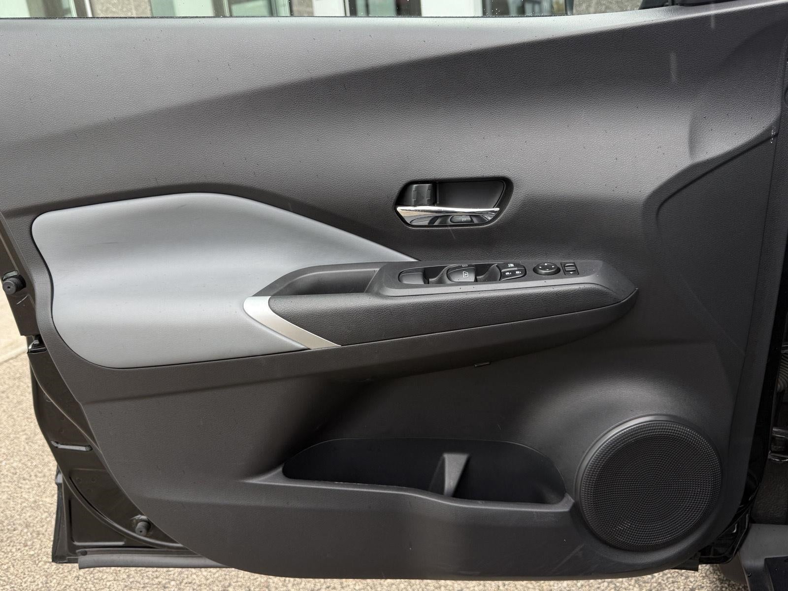 2023 Nissan Kicks SR FWD