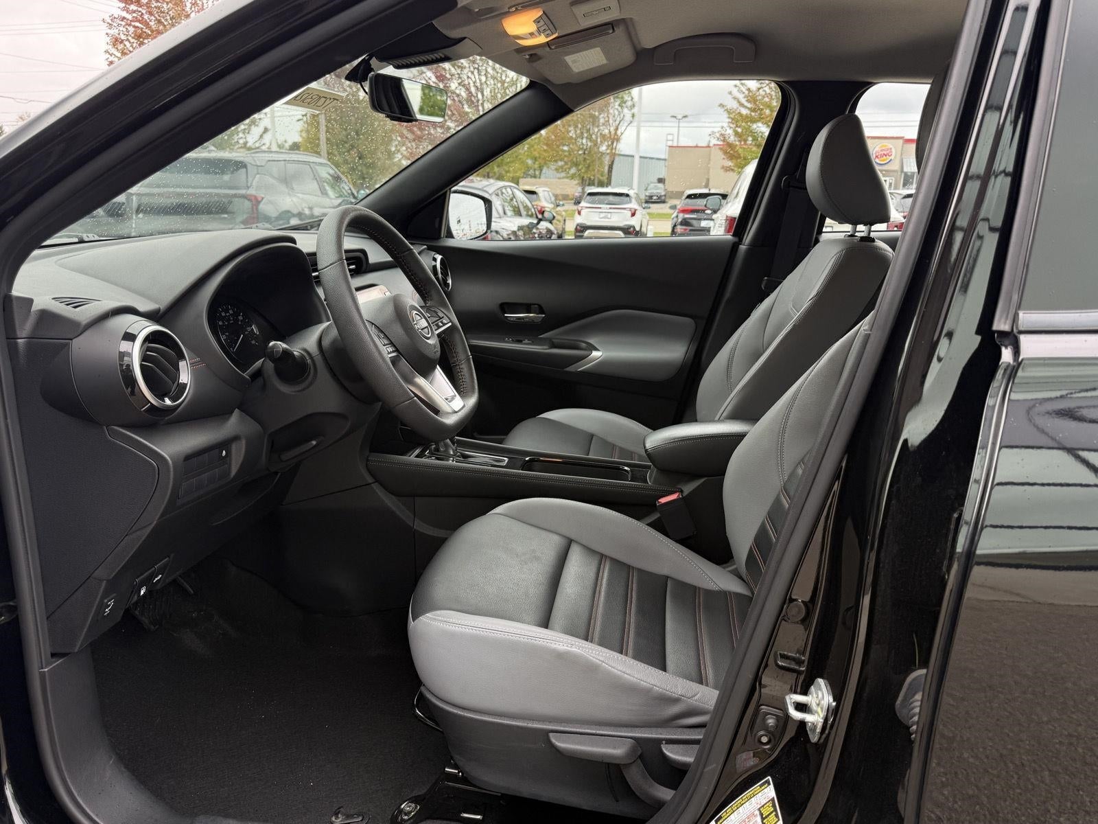 2023 Nissan Kicks SR FWD
