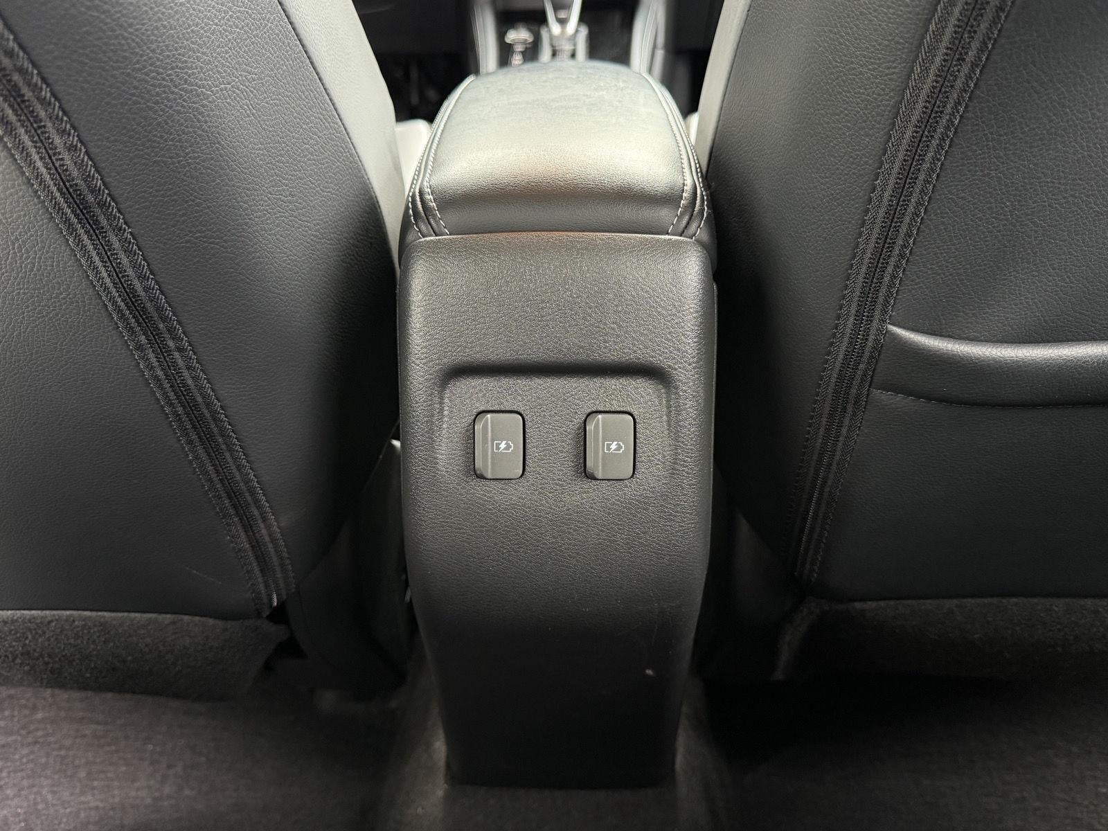 2023 Nissan Kicks SR FWD