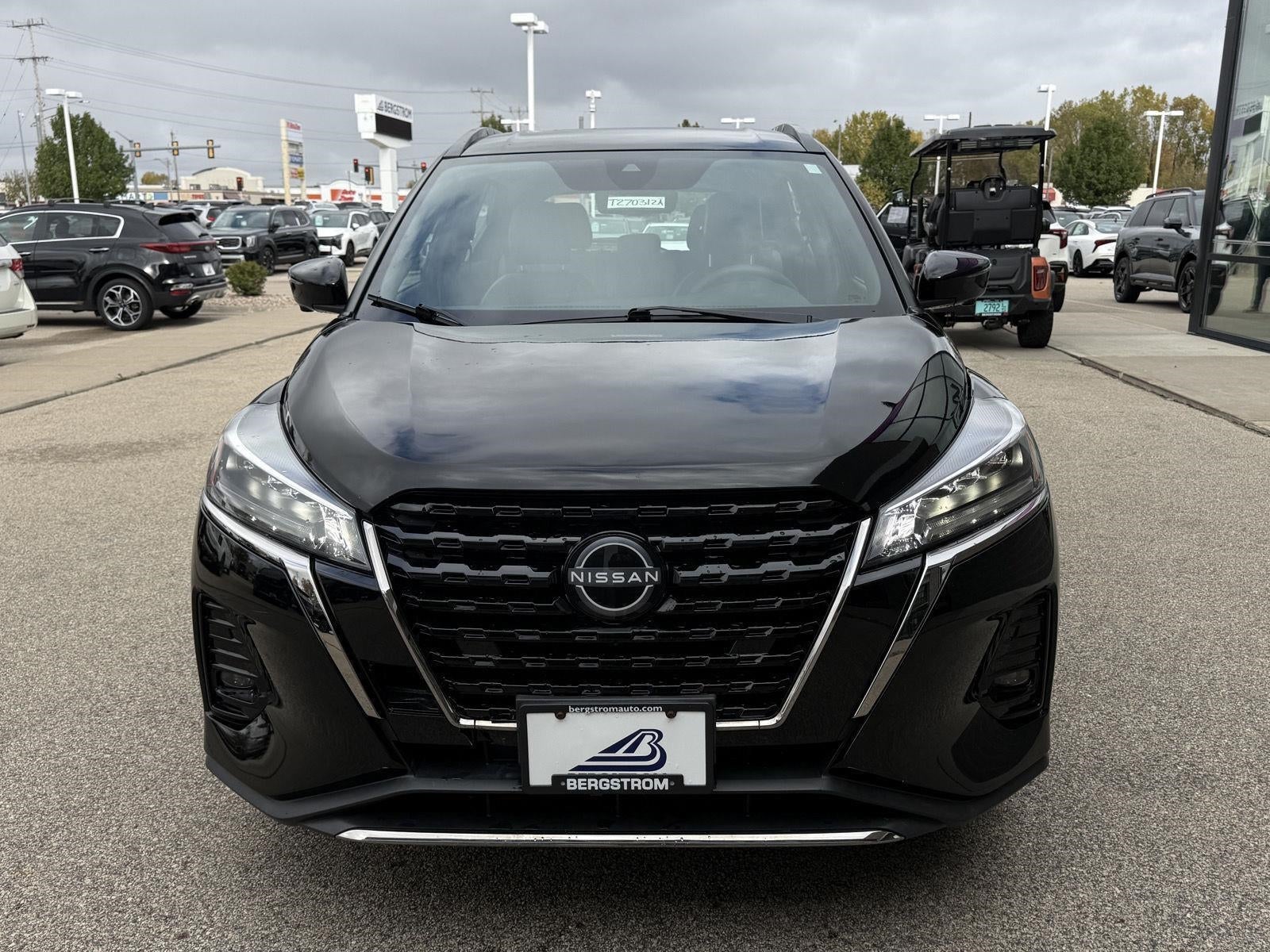 2023 Nissan Kicks SR FWD