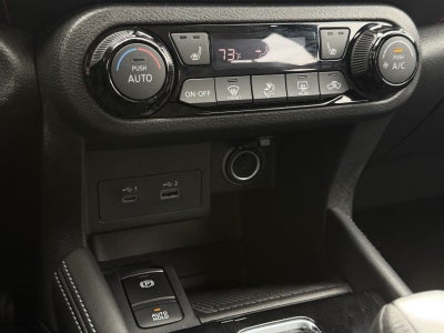 2023 Nissan Kicks SR FWD