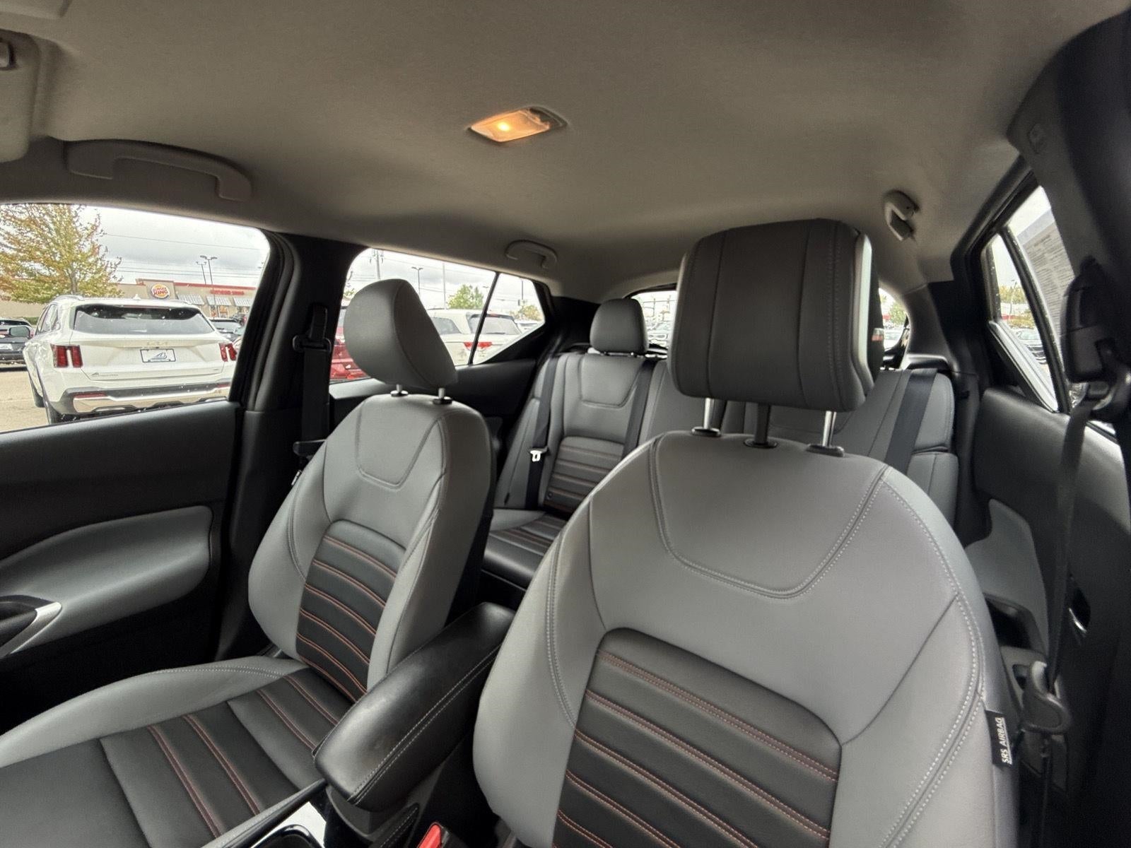 2023 Nissan Kicks SR FWD