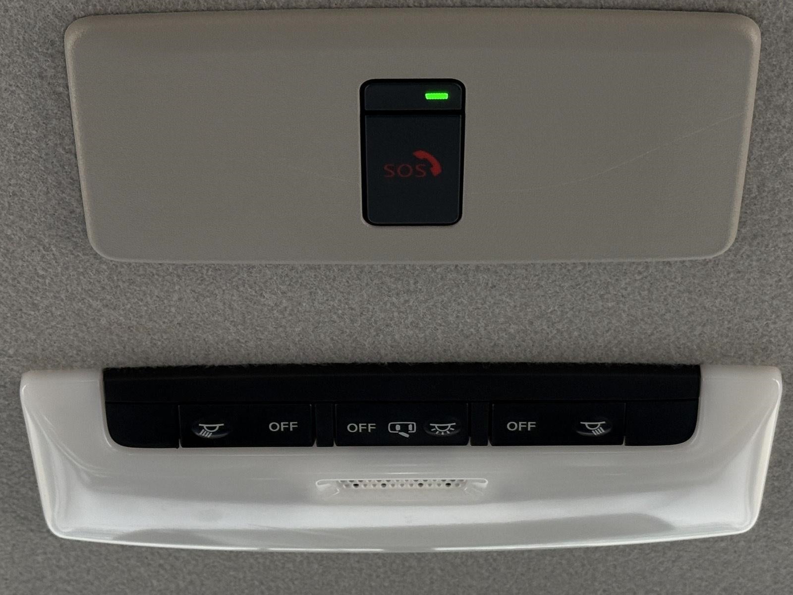2023 Nissan Kicks SR FWD