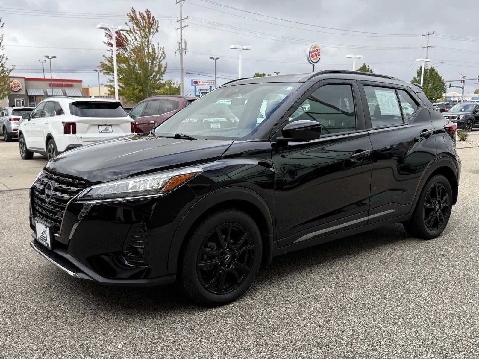 2023 Nissan Kicks SR FWD