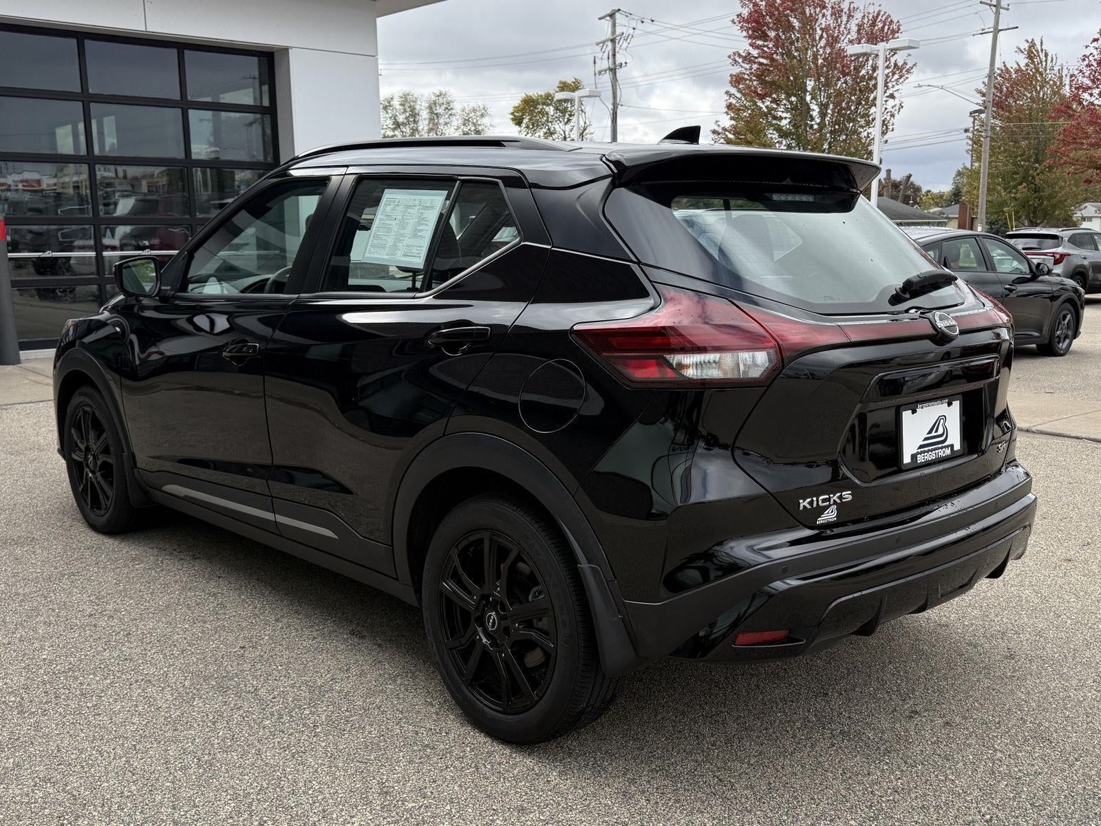 2023 Nissan Kicks SR FWD