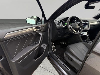 2022 Volkswagen Tiguan 2.0T SE R-Line Black 4MOTION