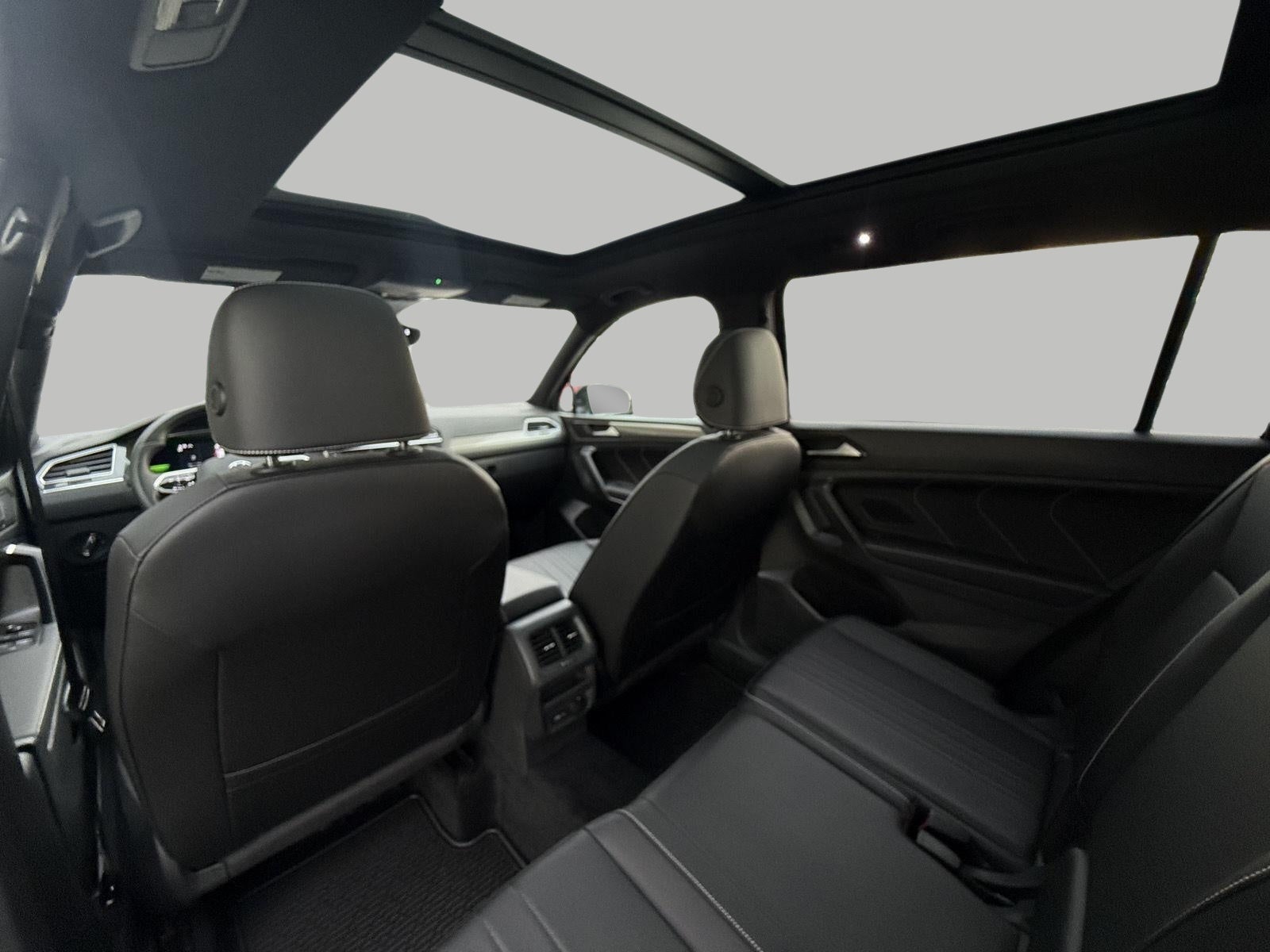 2022 Volkswagen Tiguan 2.0T SE R-Line Black 4MOTION