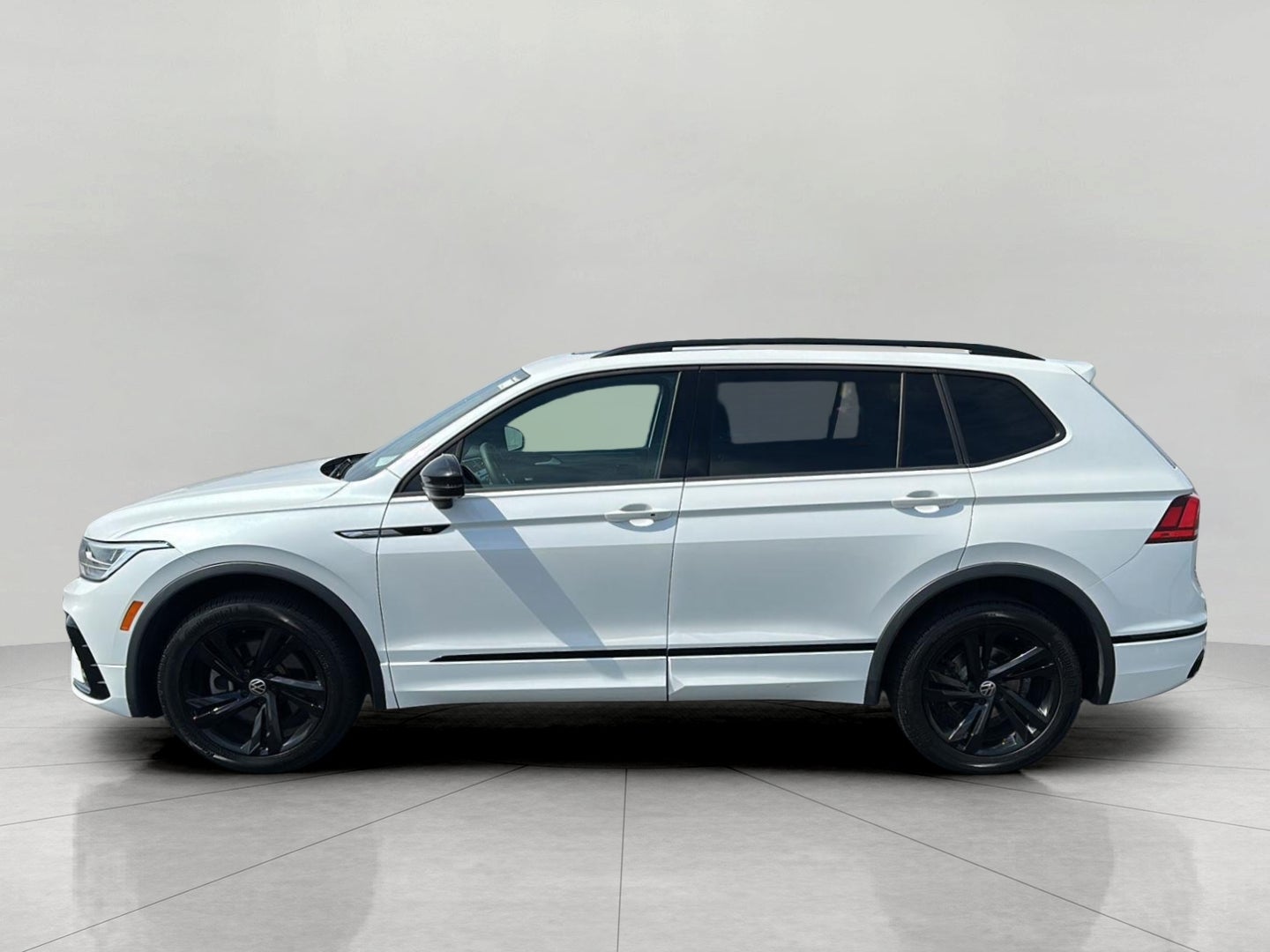 2023 Volkswagen Tiguan 2.0T SE R-Line Black 4MOTION