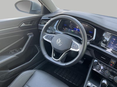2024 Volkswagen Jetta SE Auto
