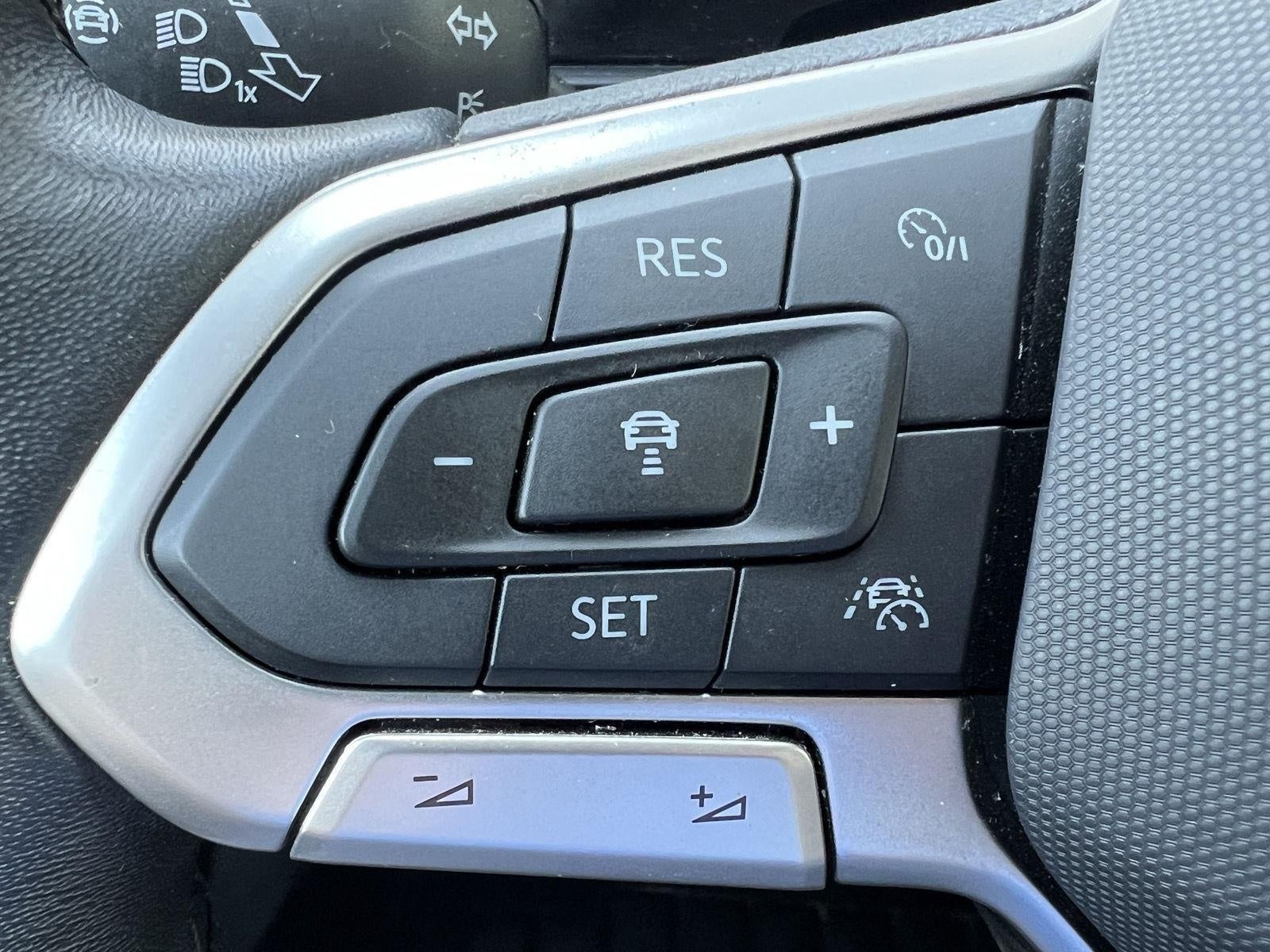 2024 Volkswagen Jetta SE Auto