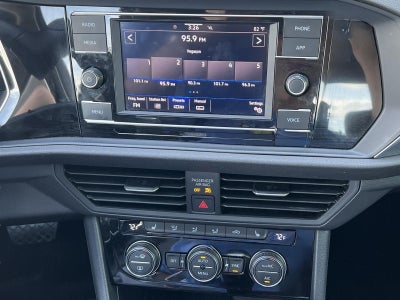 2024 Volkswagen Jetta SE Auto