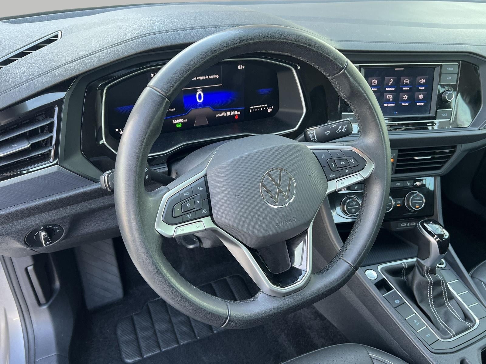 2024 Volkswagen Jetta SE Auto