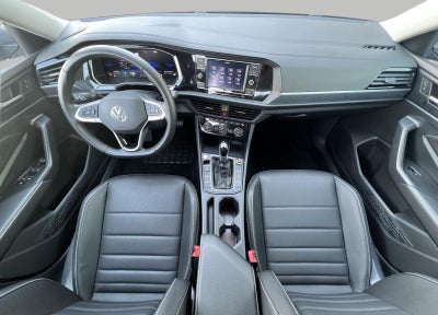 2024 Volkswagen Jetta SE Auto