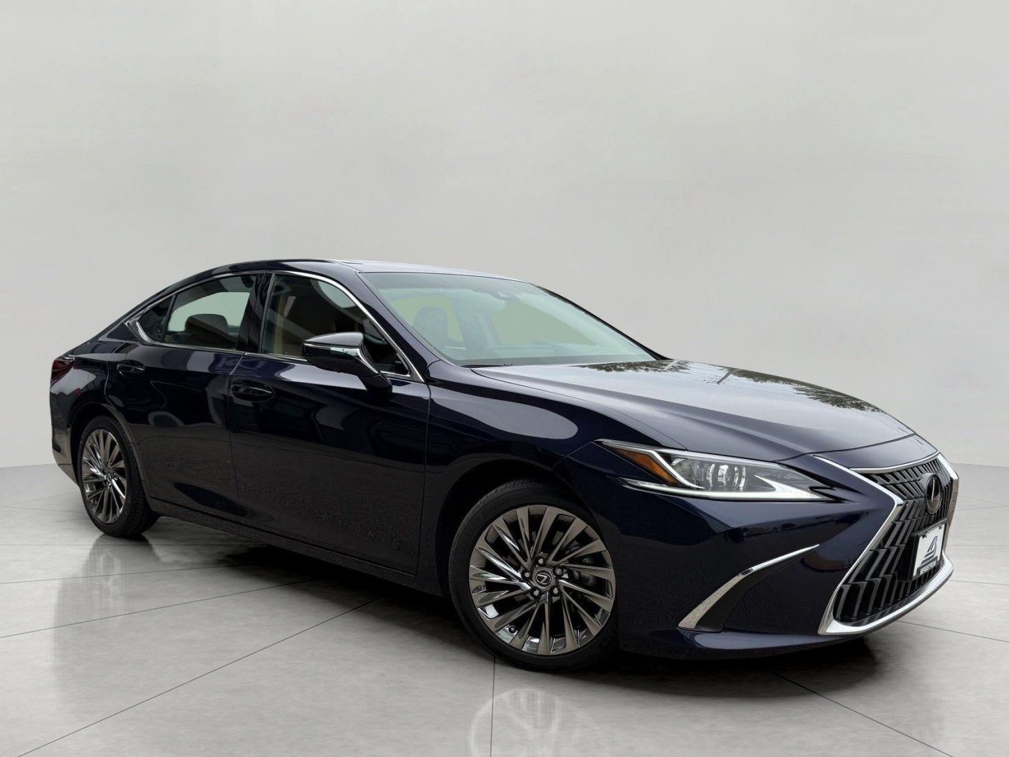 2025 Lexus ES 300h Luxury FWD