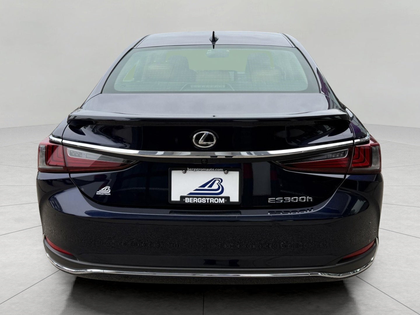 2025 Lexus ES 300h Luxury FWD