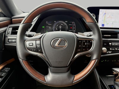 2025 Lexus ES 300h Luxury FWD