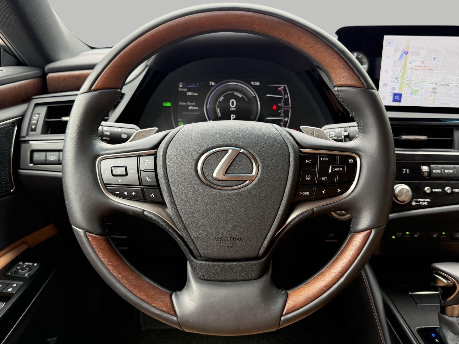 2025 Lexus ES 300h Luxury FWD