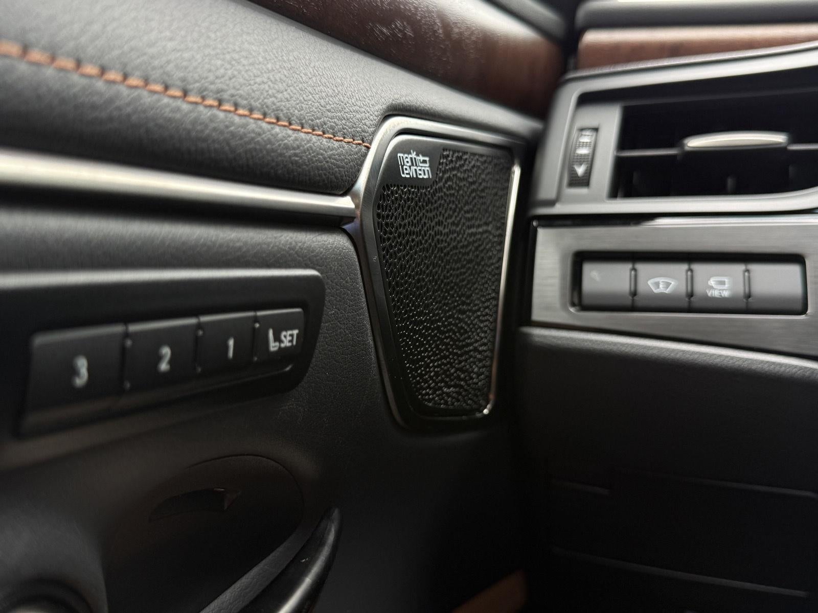 2025 Lexus ES 300h Luxury FWD