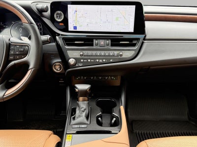 2025 Lexus ES 300h Luxury FWD