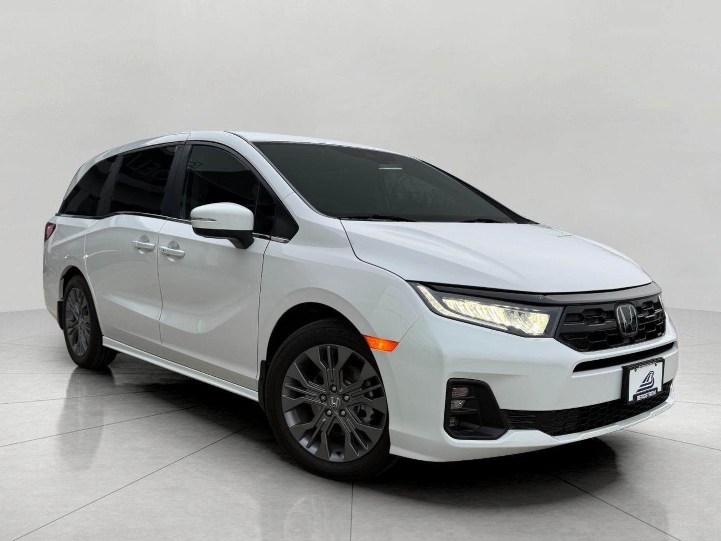 2025 Honda Odyssey Touring Auto