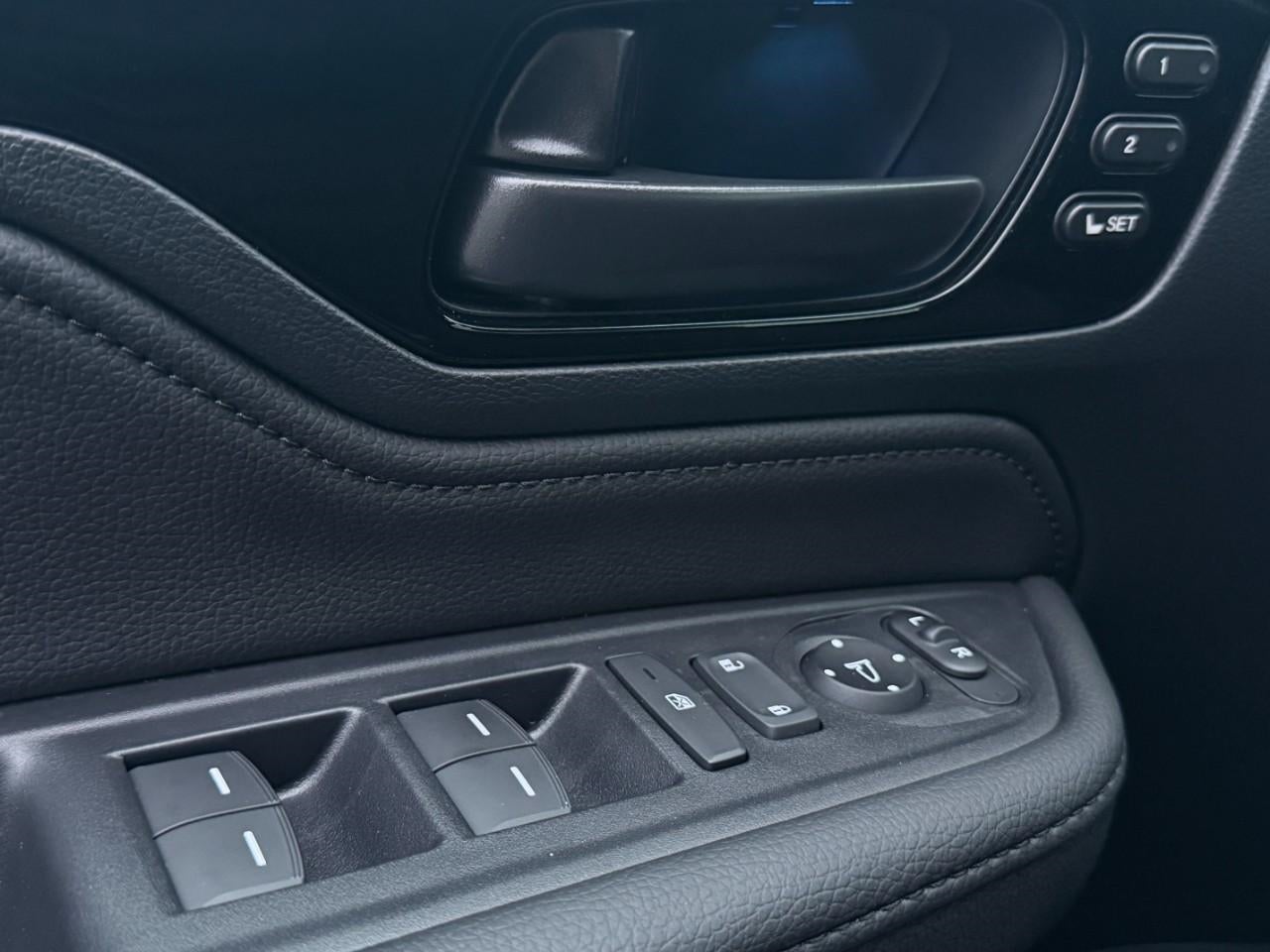 2025 Honda Odyssey Touring Auto