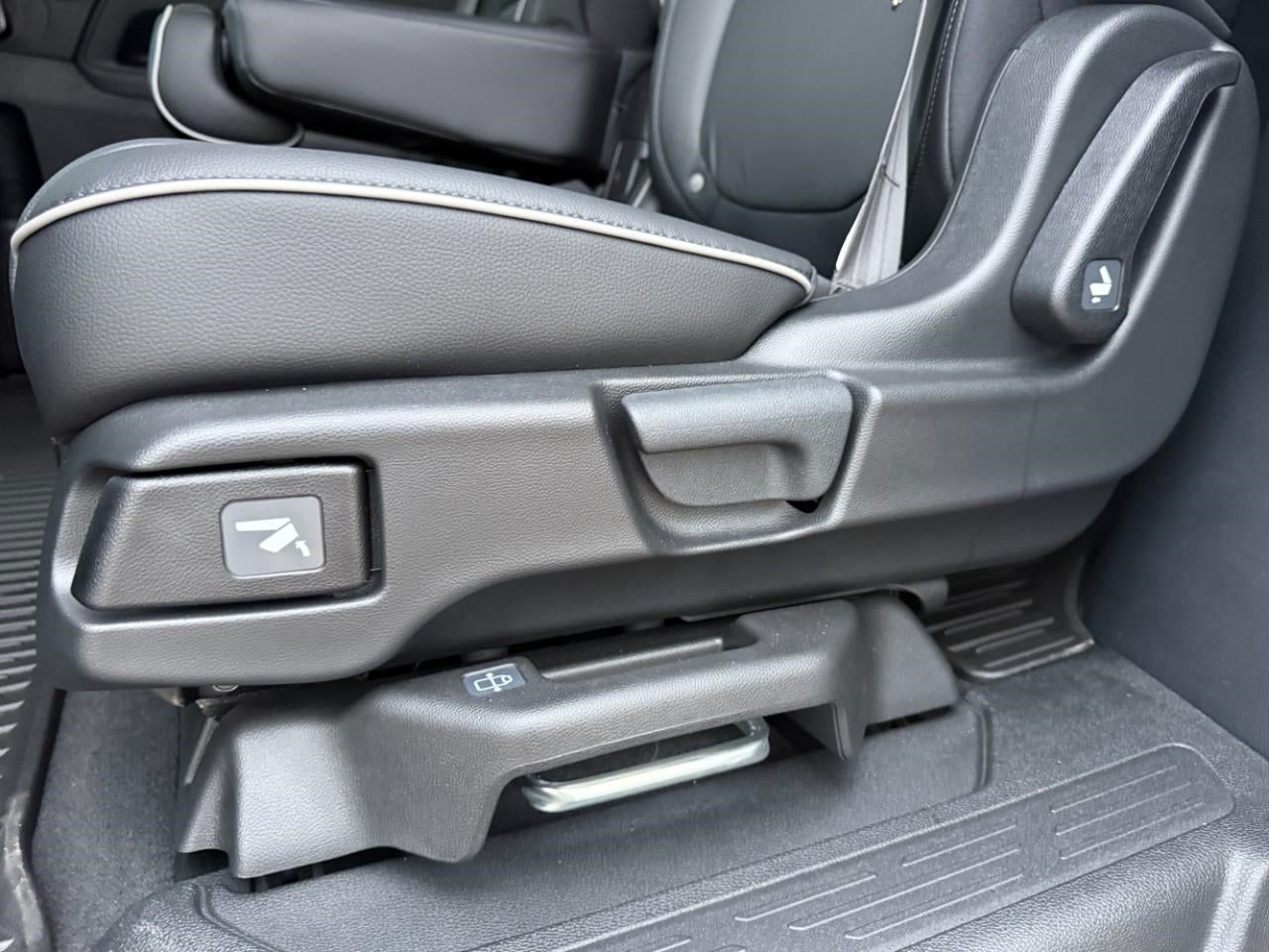 2025 Honda Odyssey Touring Auto