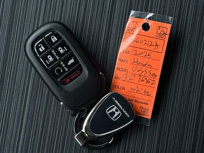 2025 Honda Odyssey Touring Auto