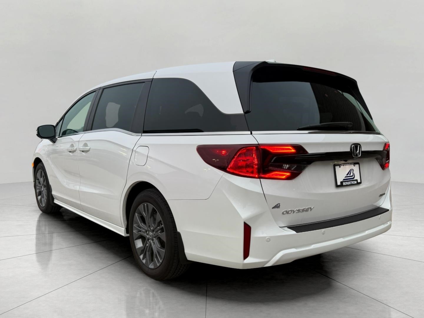 2025 Honda Odyssey Touring Auto