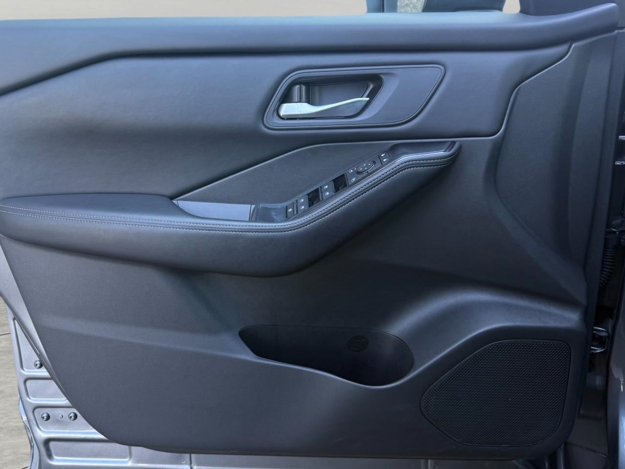 2025 Nissan Rogue AWD SV