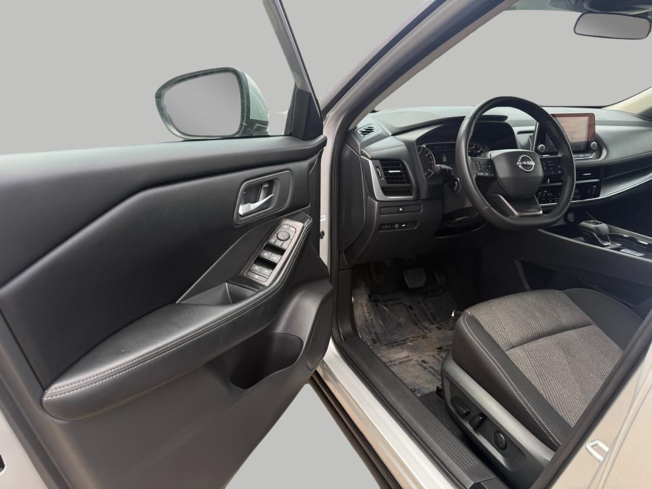 2025 Nissan Rogue AWD SV