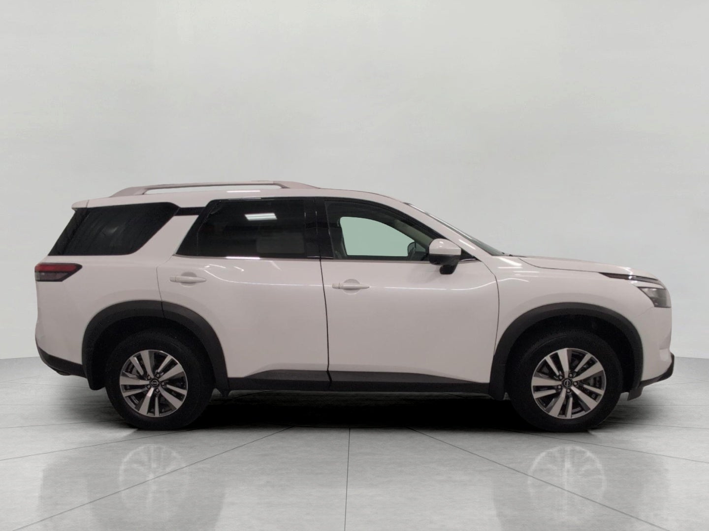 2025 Nissan Pathfinder SL - Photo 11