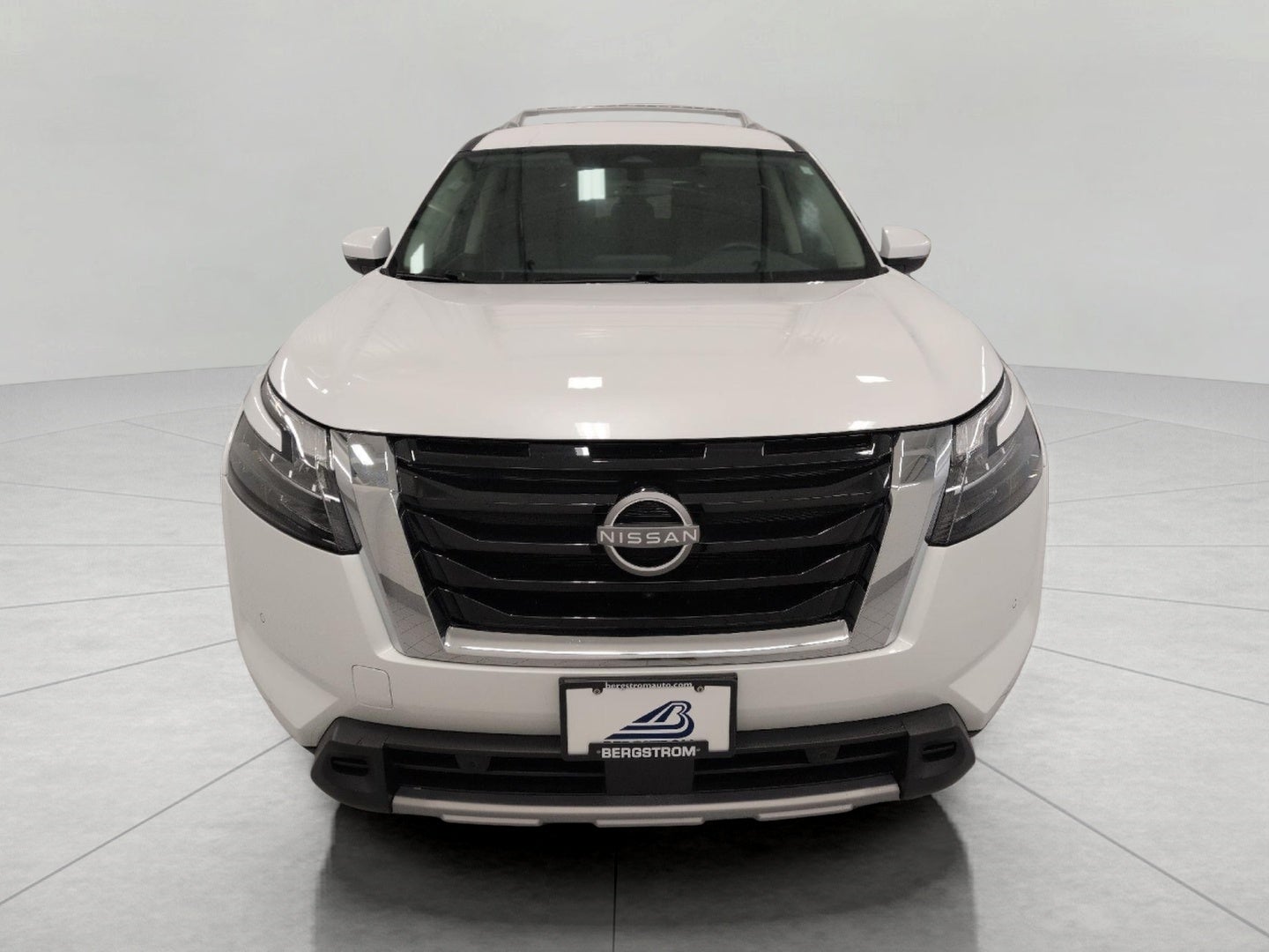 2025 Nissan Pathfinder SL - Photo 13