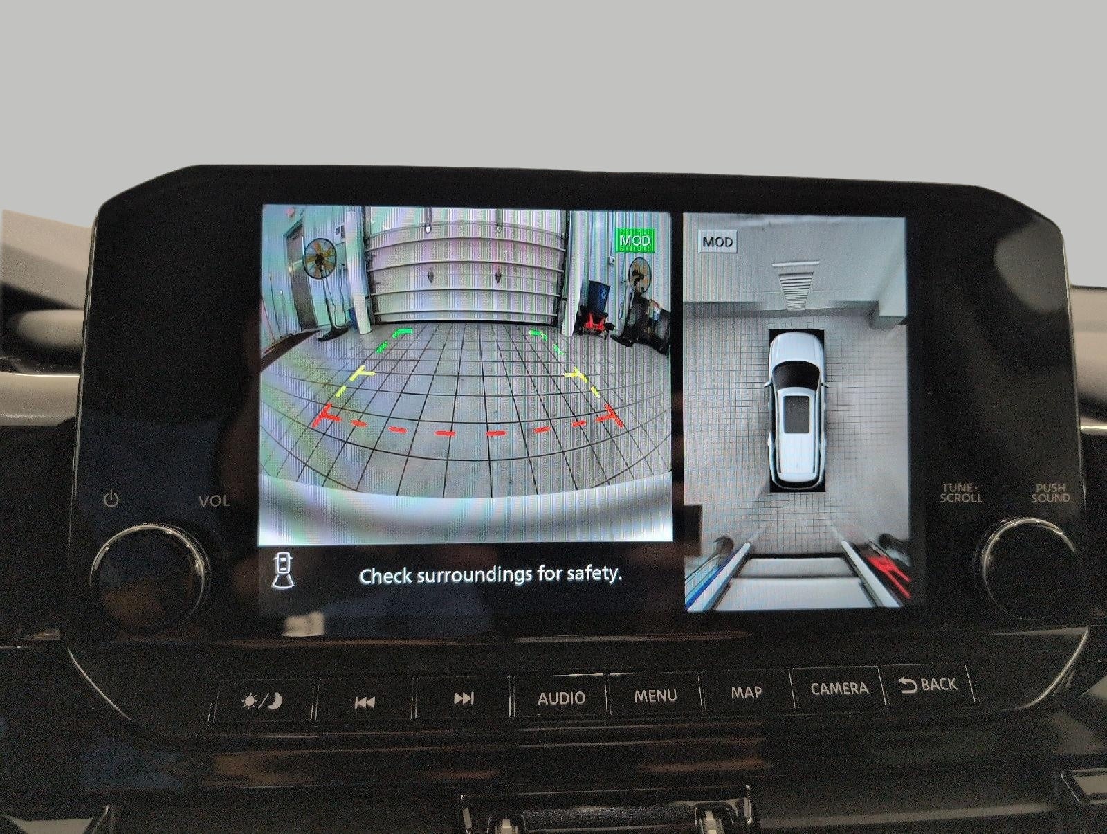 2025 Nissan Pathfinder SL - Photo 14