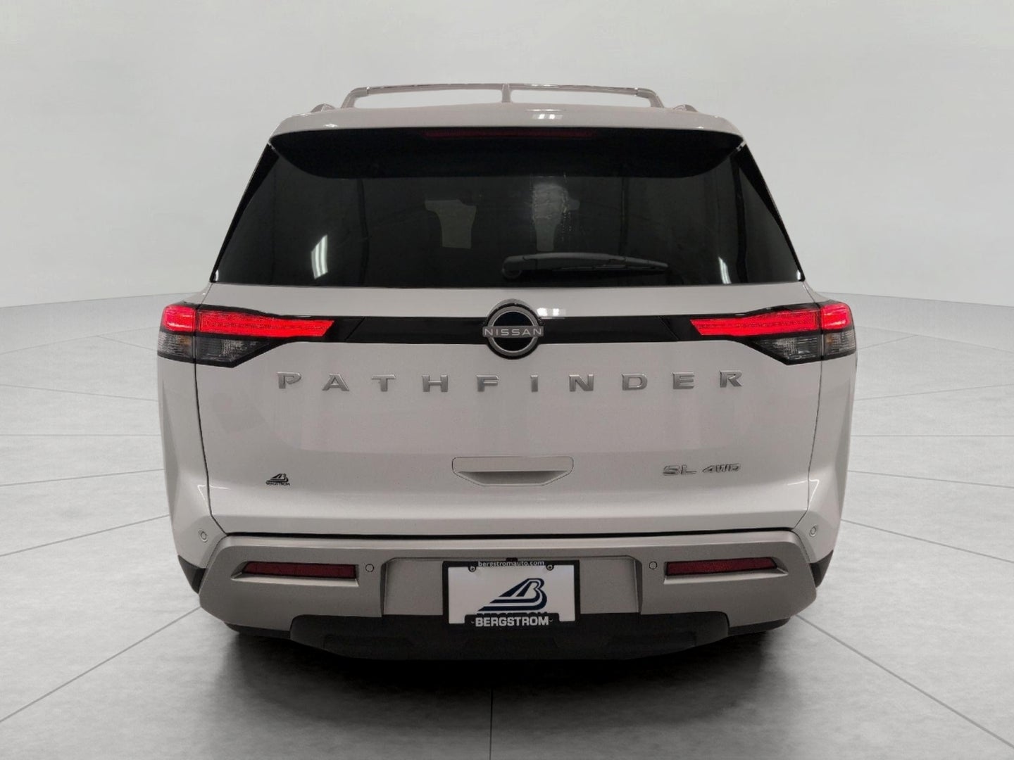 2025 Nissan Pathfinder SL 4WD