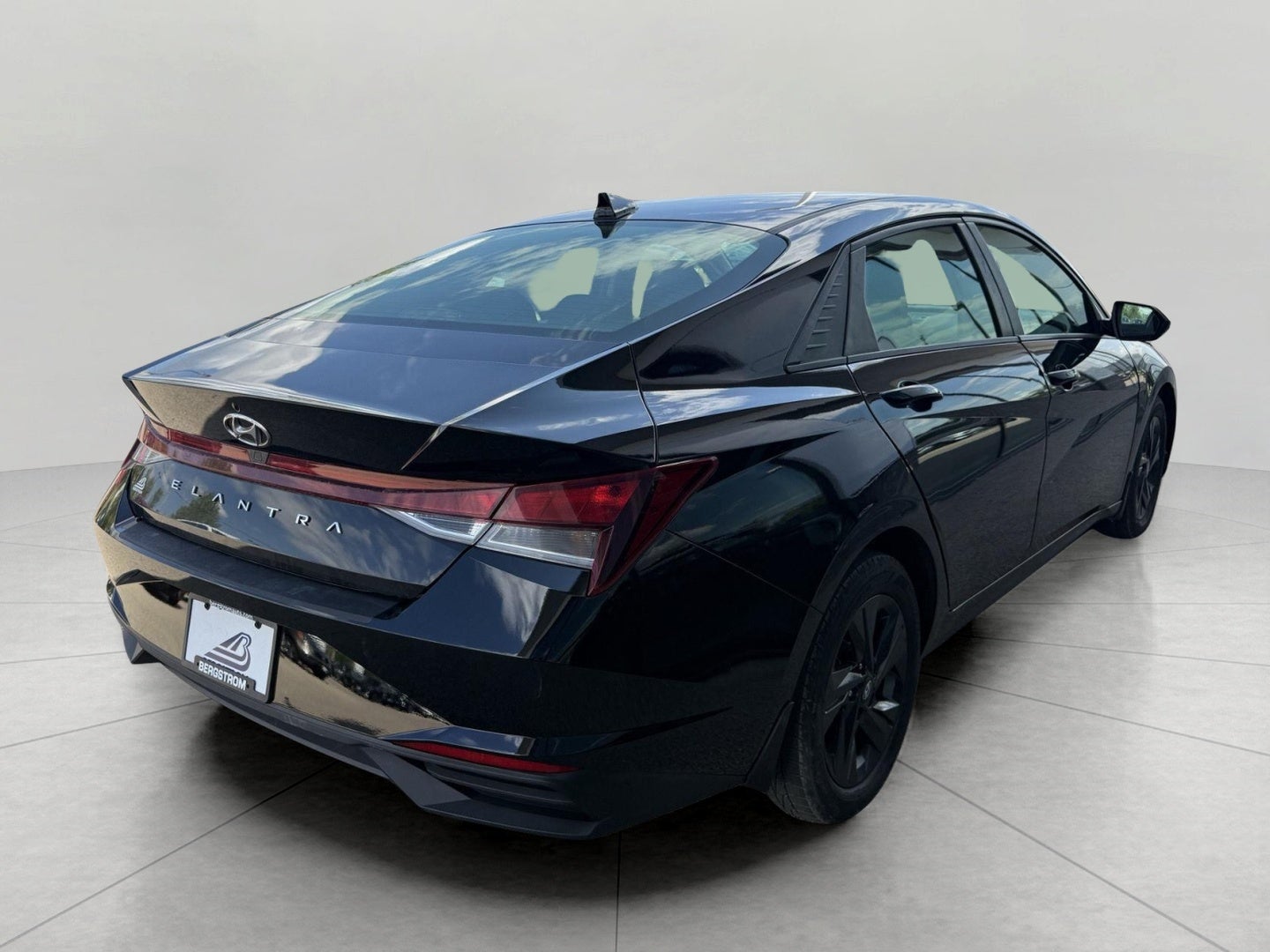 2022 Hyundai Elantra SEL IVT