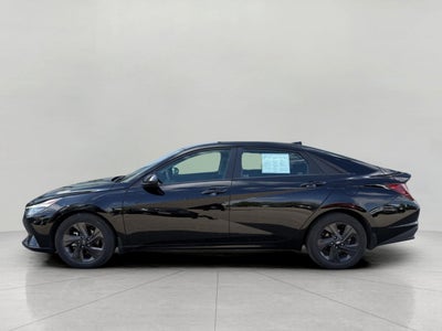 2022 Hyundai Elantra SEL IVT