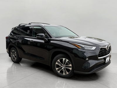 2022 Toyota Highlander XLE AWD (Natl)