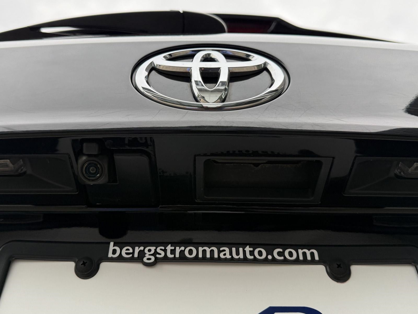 2022 Toyota Highlander XLE AWD (Natl)