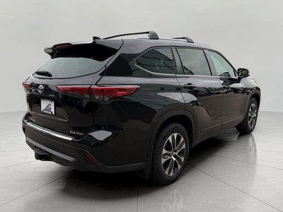 2022 Toyota Highlander XLE AWD (Natl)
