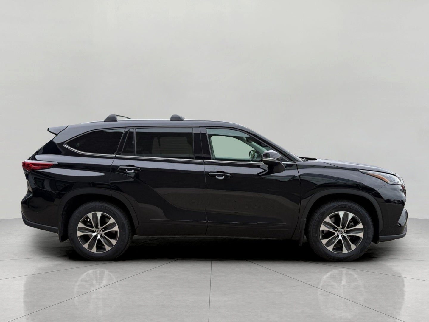 2022 Toyota Highlander XLE AWD (Natl)