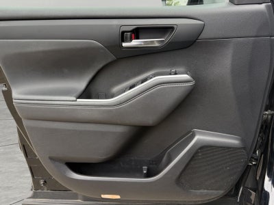 2022 Toyota Highlander XLE AWD (Natl)