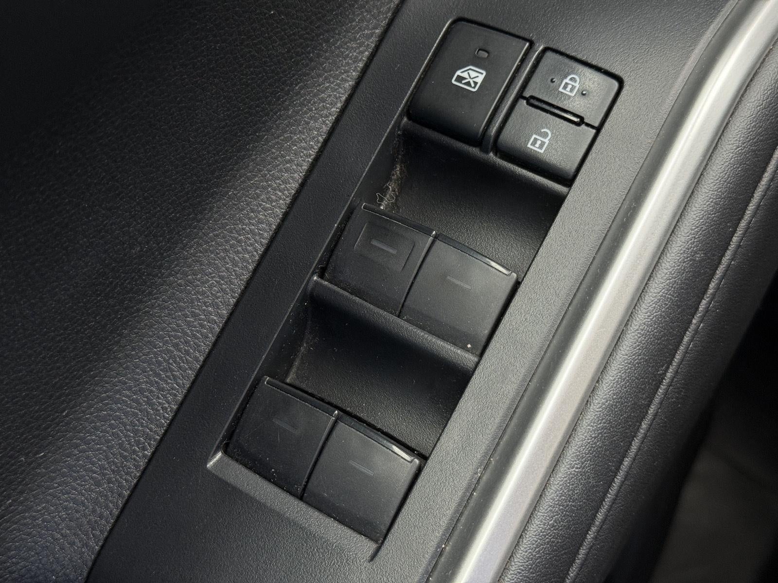 2022 Toyota Highlander XLE AWD (Natl)