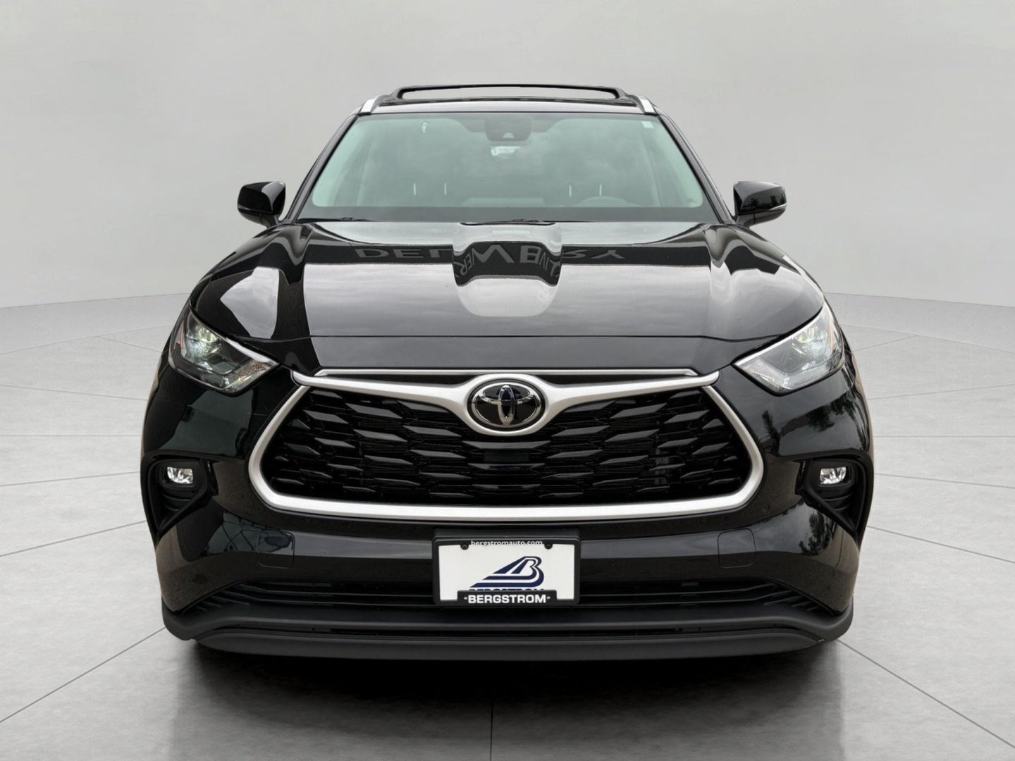 2022 Toyota Highlander XLE AWD (Natl)