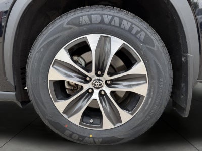 2022 Toyota Highlander XLE AWD (Natl)