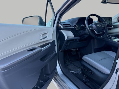 2024 Toyota Sienna XLE