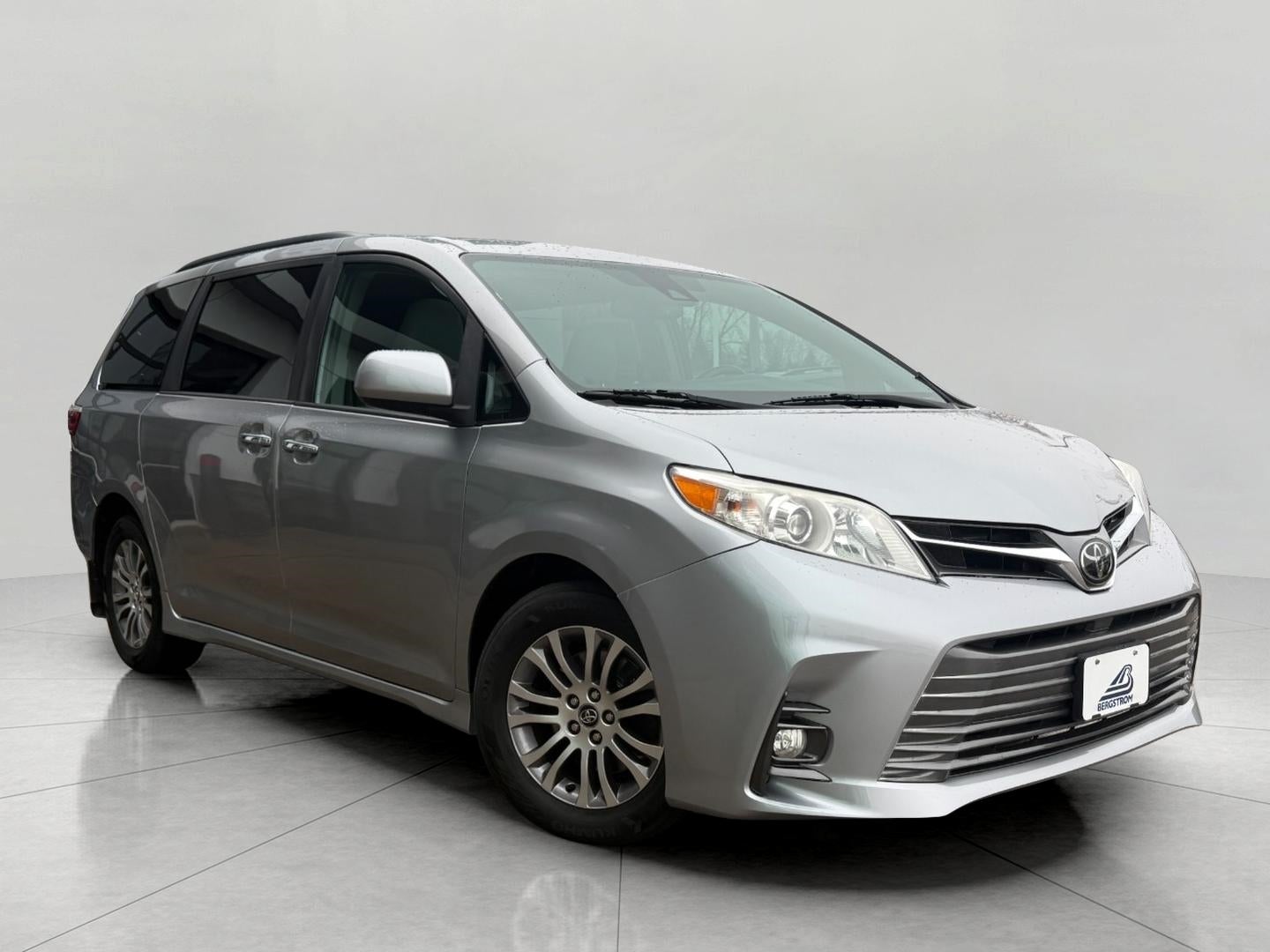 2018 Toyota Sienna XLE