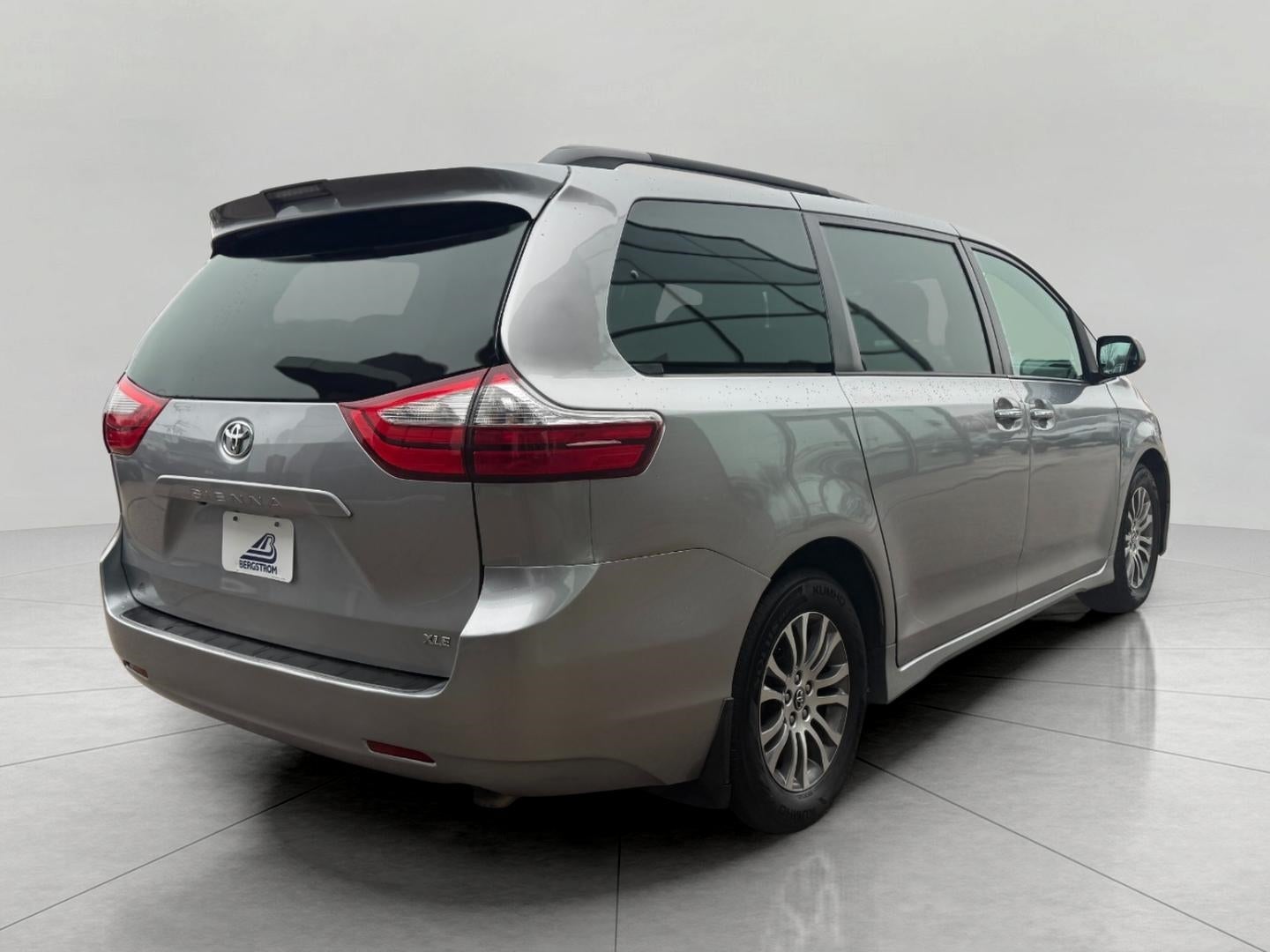 2018 Toyota Sienna XLE