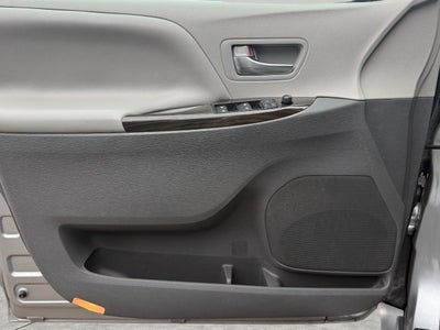 2018 Toyota Sienna XLE