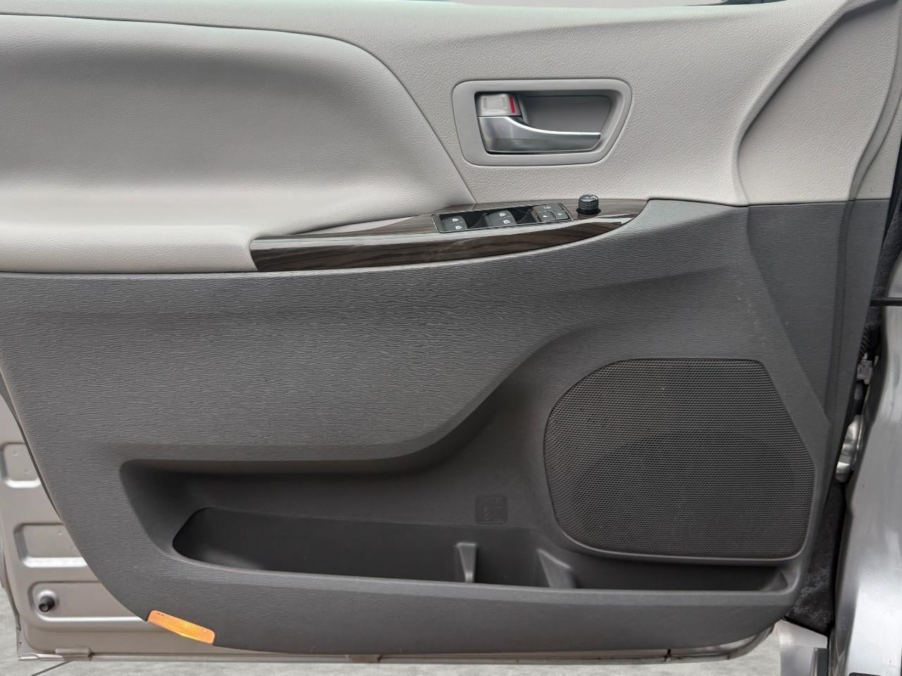 2018 Toyota Sienna XLE