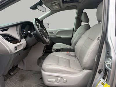 2018 Toyota Sienna XLE